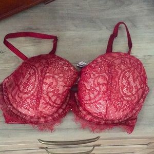 VICTORIA’S SECRET Red Lace Bra 32D